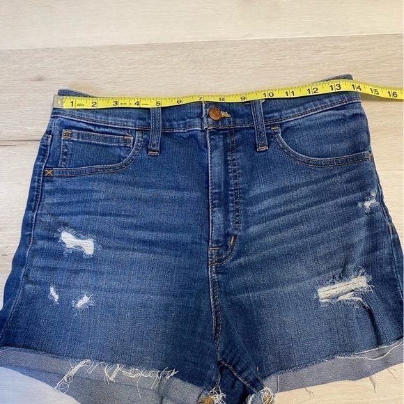 Madewell Roadtripper High Rise Raw Hem Jean Shorts, Medium Wash, Size 27 - Picture 6 of 10